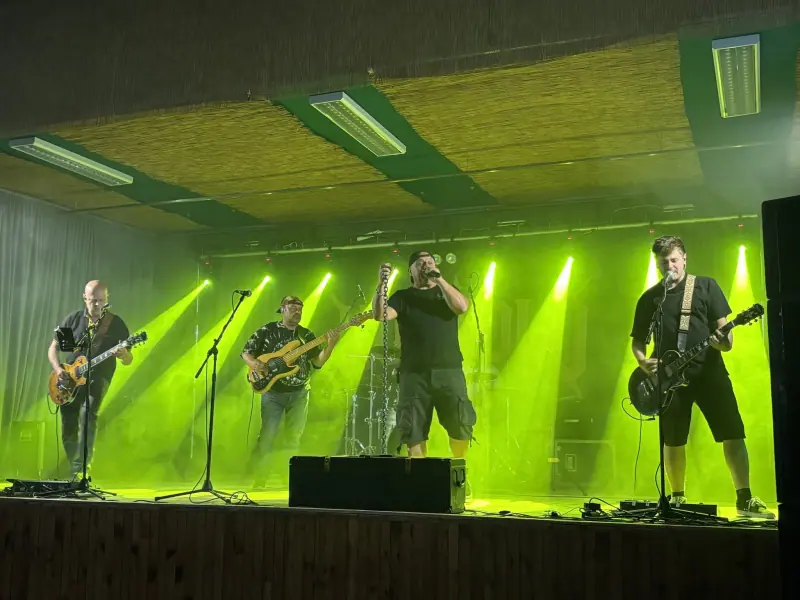 Kovadlo na pódiu, fotka 12